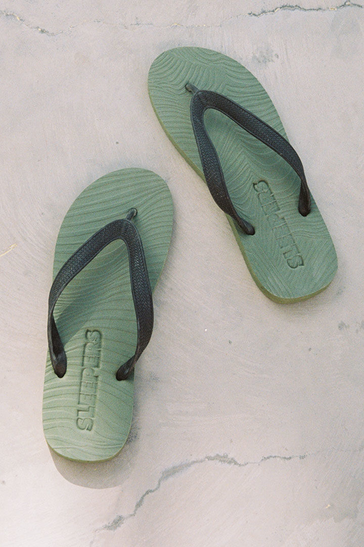 Picture of Mens Regular Flip Flops-Green